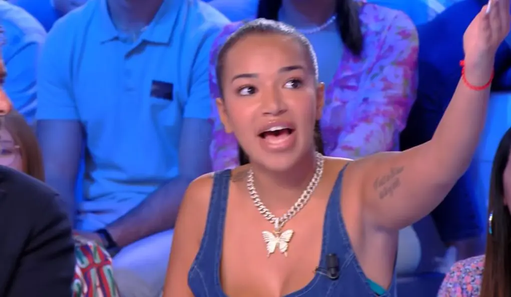 Au-delà des feux de la rampe